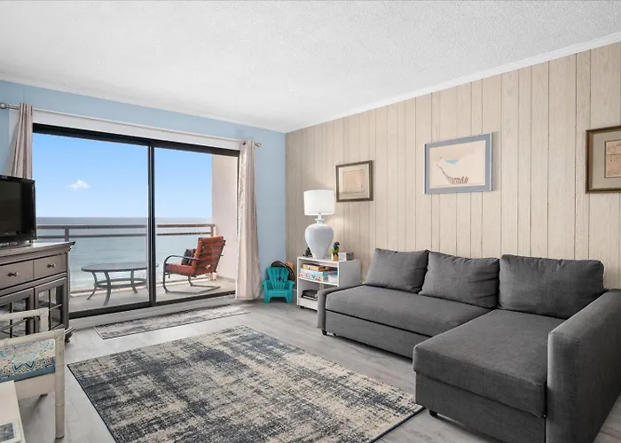 Cozy 2 Bedroom Oceanfront At The Towers! Holiday home *