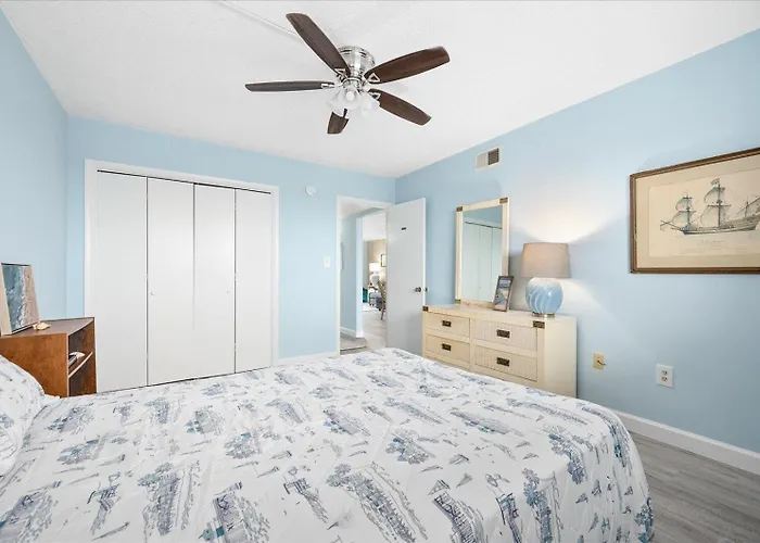 Cozy 2 Bedroom Oceanfront At The Towers! Holiday home