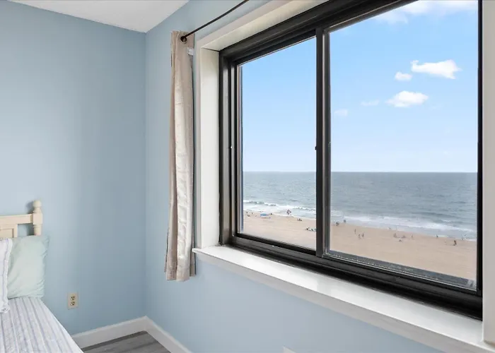 Cozy 2 Bedroom Oceanfront At The Towers!
