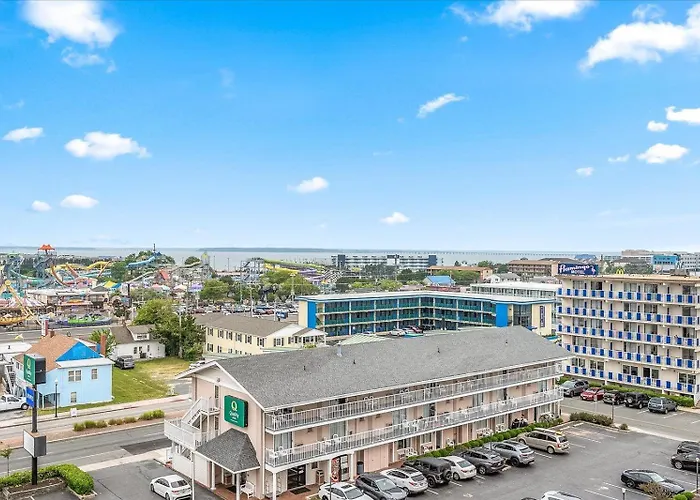 Cozy 2 Bedroom Oceanfront At The Towers! Holiday home Ocean City