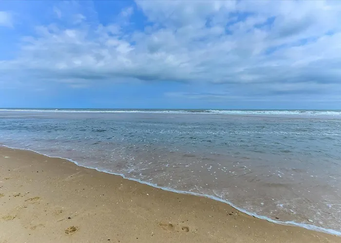 Cozy 2 Bedroom Oceanfront At The Towers! Holiday home Ocean City